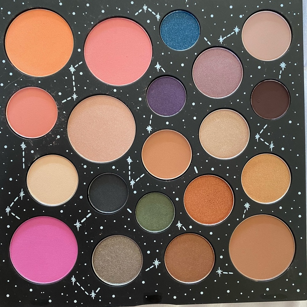 YOUR STORY IS WRITTEN IN THE STARS-smashbox